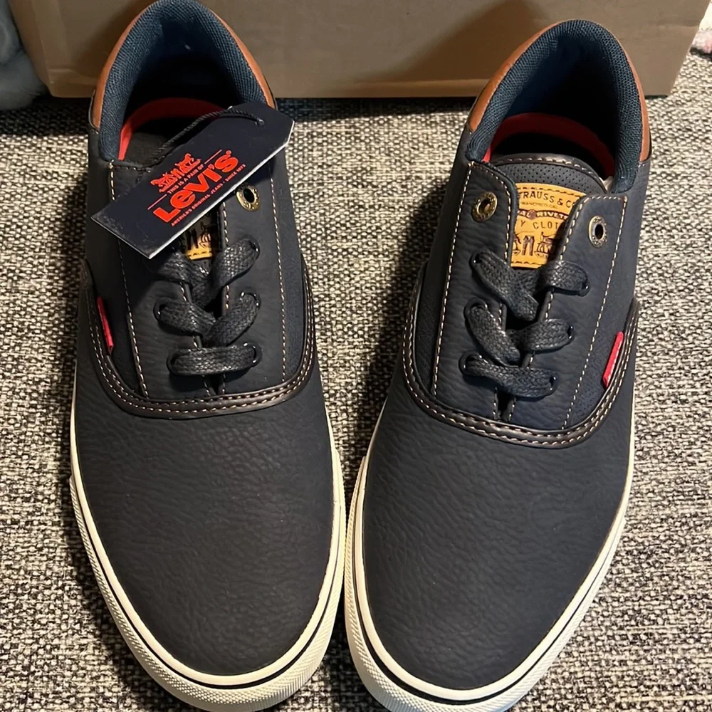 NWT Levi's Ethan Sneakers